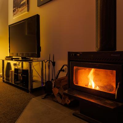 Stargazers Escape Stanthorpe Fireplace2 Fhd Stargazers Escape Stanthorpe Fireplace2 Fhd